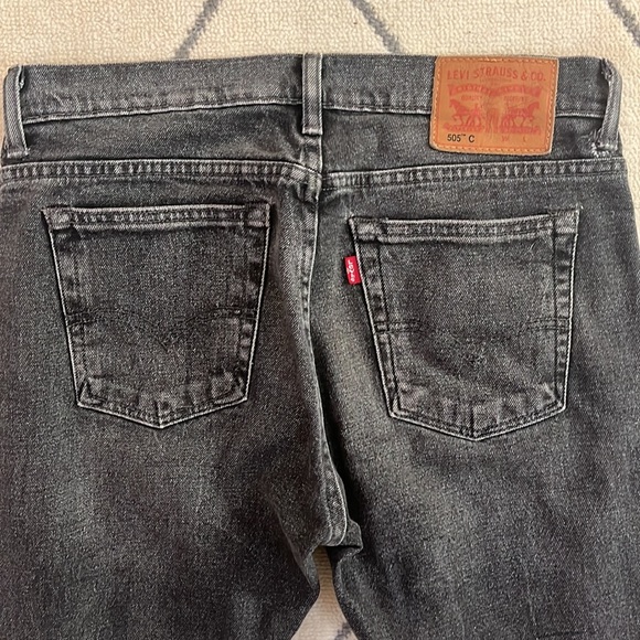 Vintage Levi’s black wash jeans - Picture 4 of 12